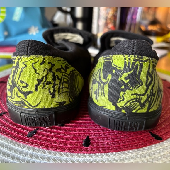 RARE IRON FIST zombie slides! NWOT.🧟‍♀️🧟‍♂️ - Picture 4 of 6